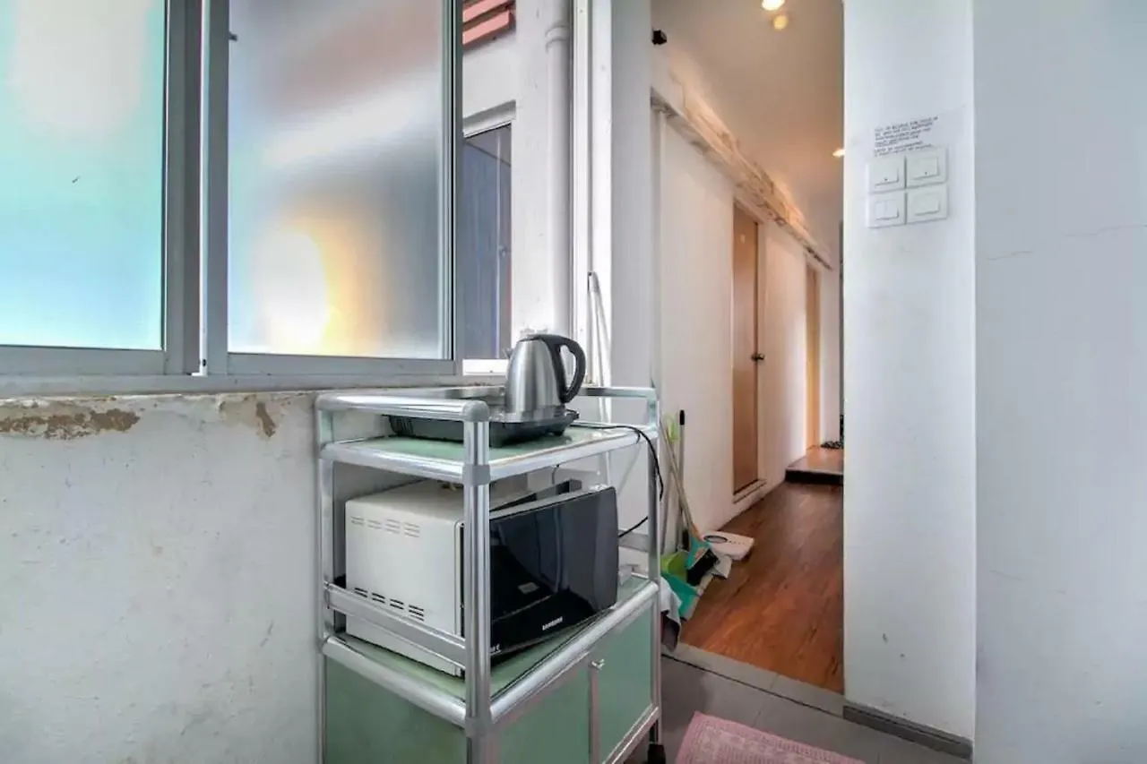 سنغافورة Semi-Ensuite W Balcony For Locals, Pr, Ep, Sp Holders Only, Not Hotel Tourists